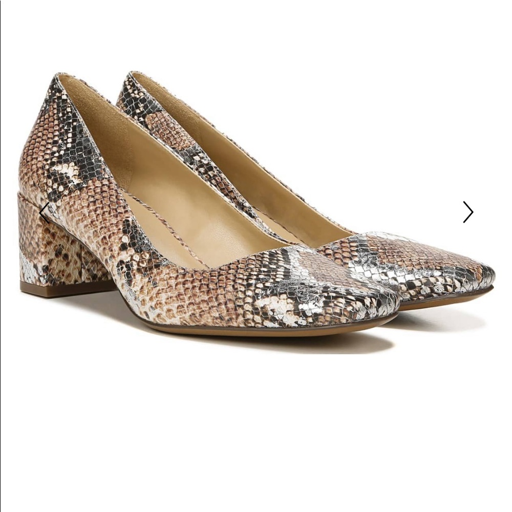 Pink/black snakeskin pattern Naturalizer brand shoe. Block heel.